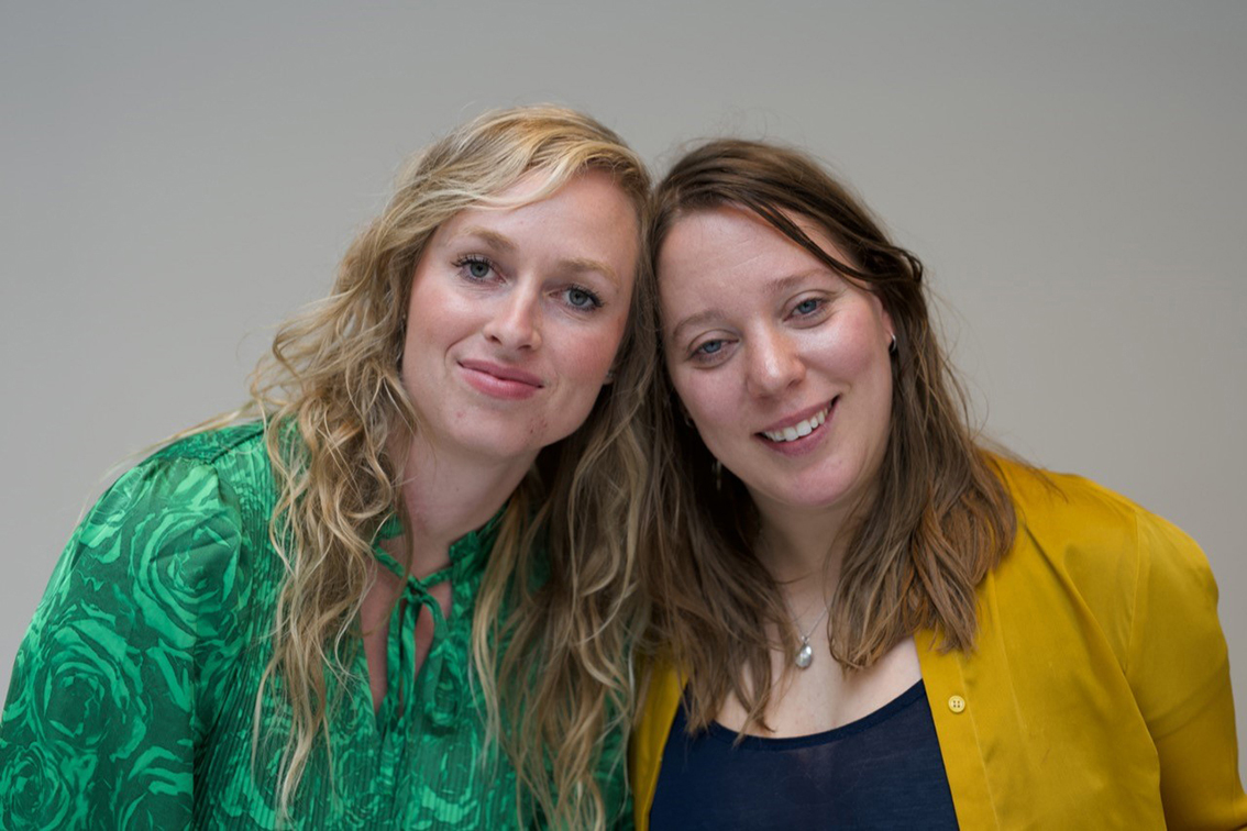 Hør eller genhør podcastserien 'En helt særlig familie'