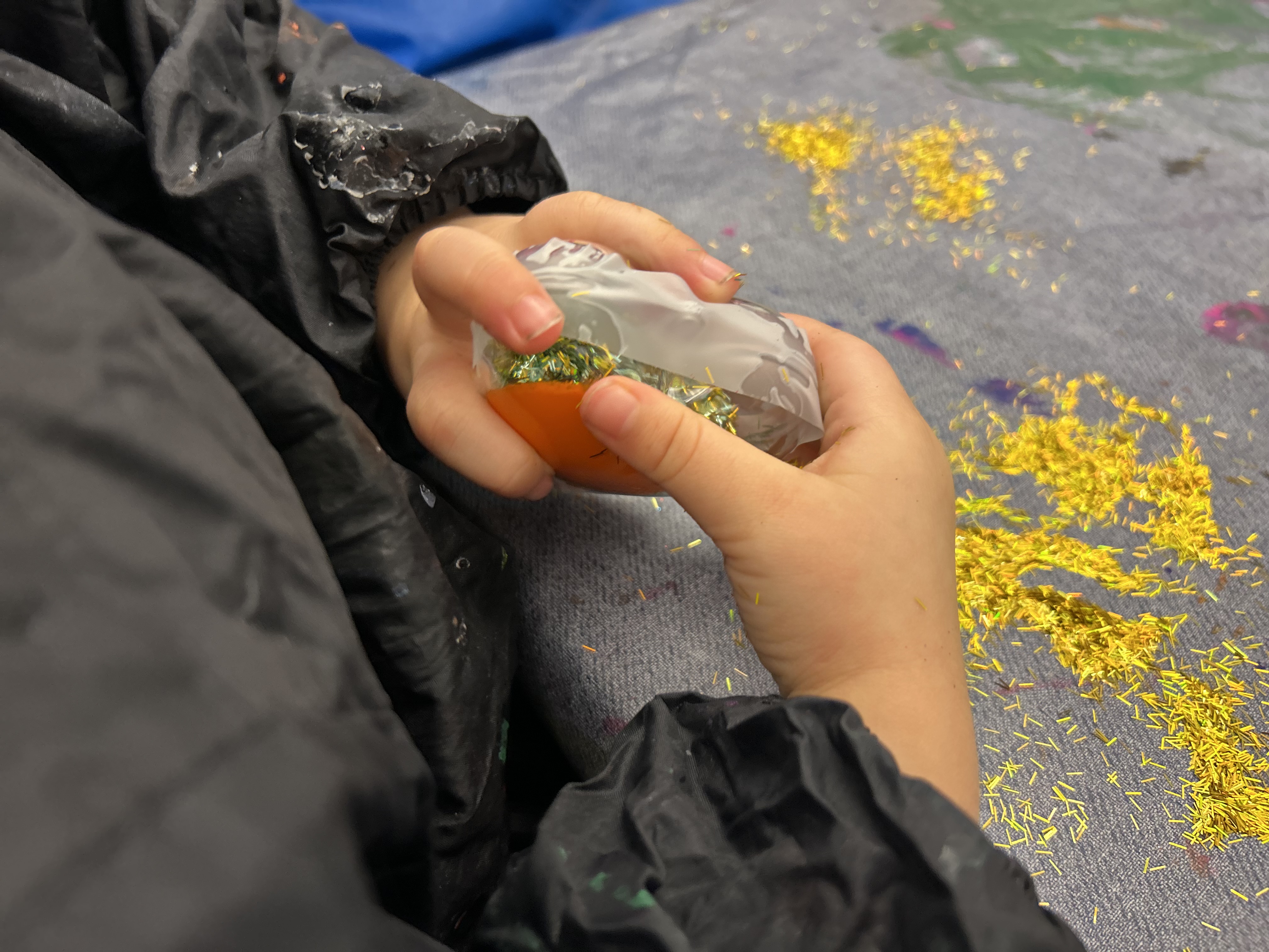 Små aftryk i verden - på besøg i Centerbørnehaven